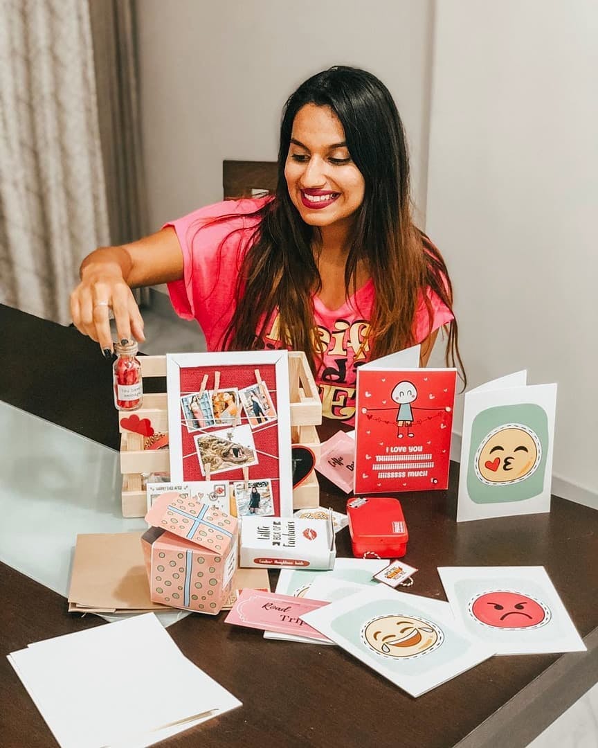 Oye Happy - 7 gifts complete with 7 promises for your special one. An  affordable yet adorable gift hamper your partner will love. To order,  please visit: https://www.oyehappy.com/all-surprises/7-gifts-7-promises/ |  Facebook