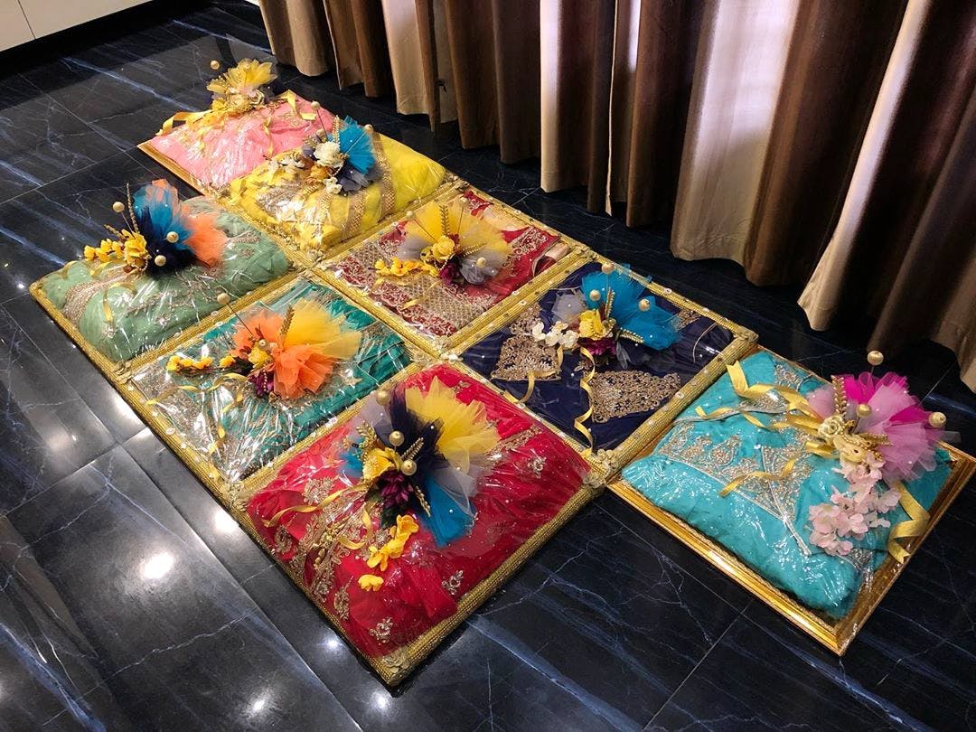 Sagan Ceremony Gifts In Tilak Nagar | Buy Sagan Ceremony Gifts In Tilak  Nagar | Asharfi Fabrics