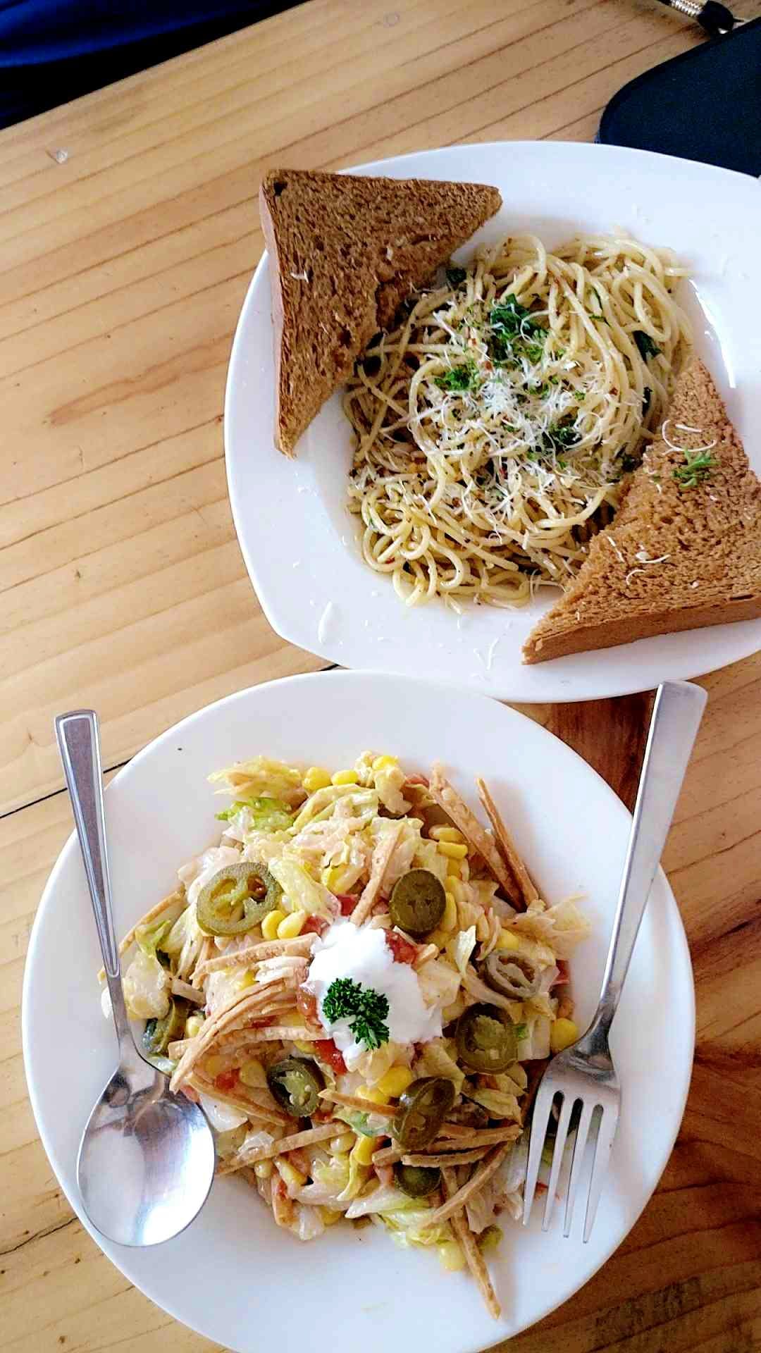 Get Mexican Salad And Aglio Olio At This Adorable Bangalore cafe