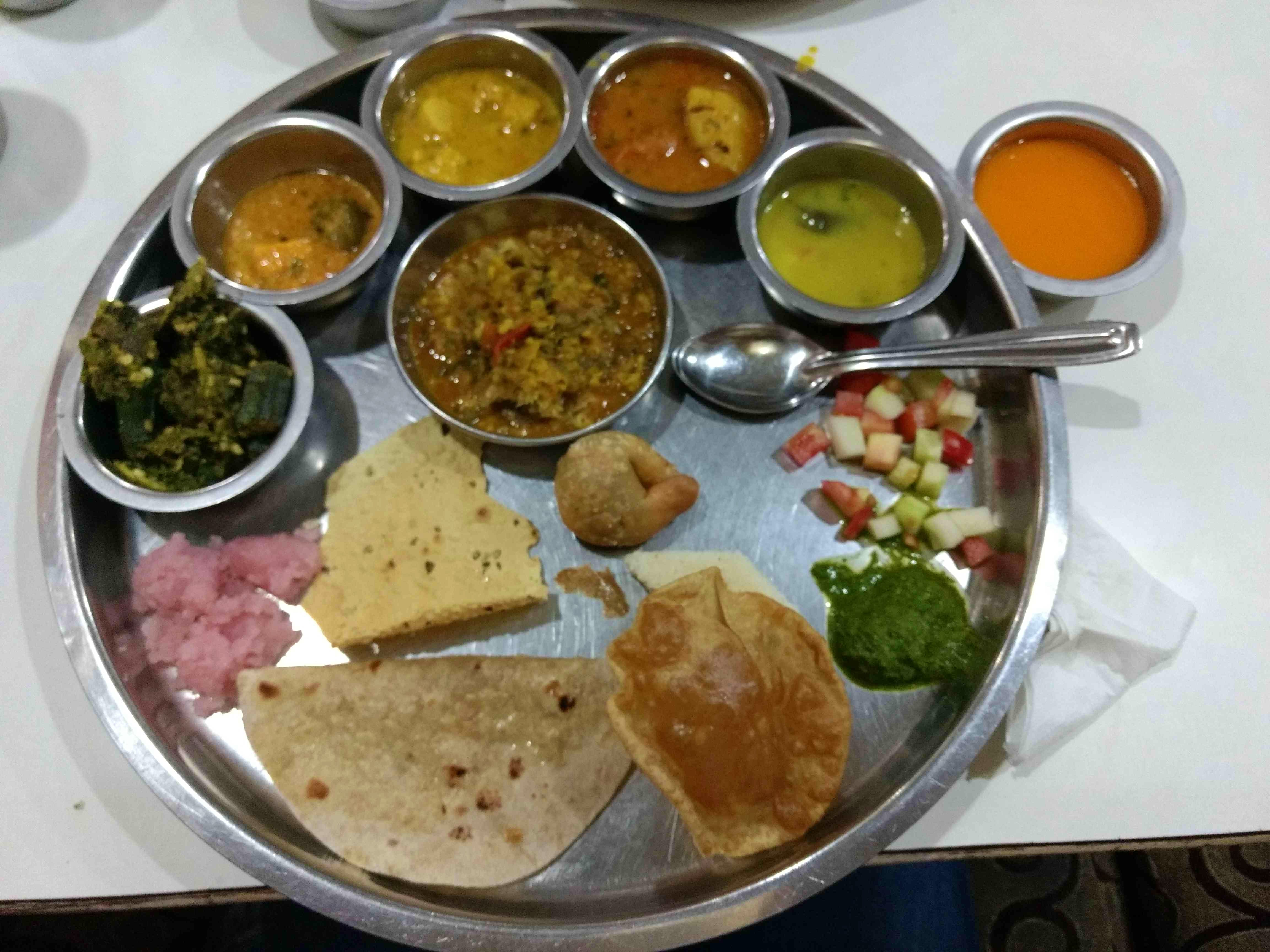 Dish,Food,Cuisine,Meal,Ingredient,Punjabi cuisine,Lunch,Chapati,Produce,Maharashtrian cuisine