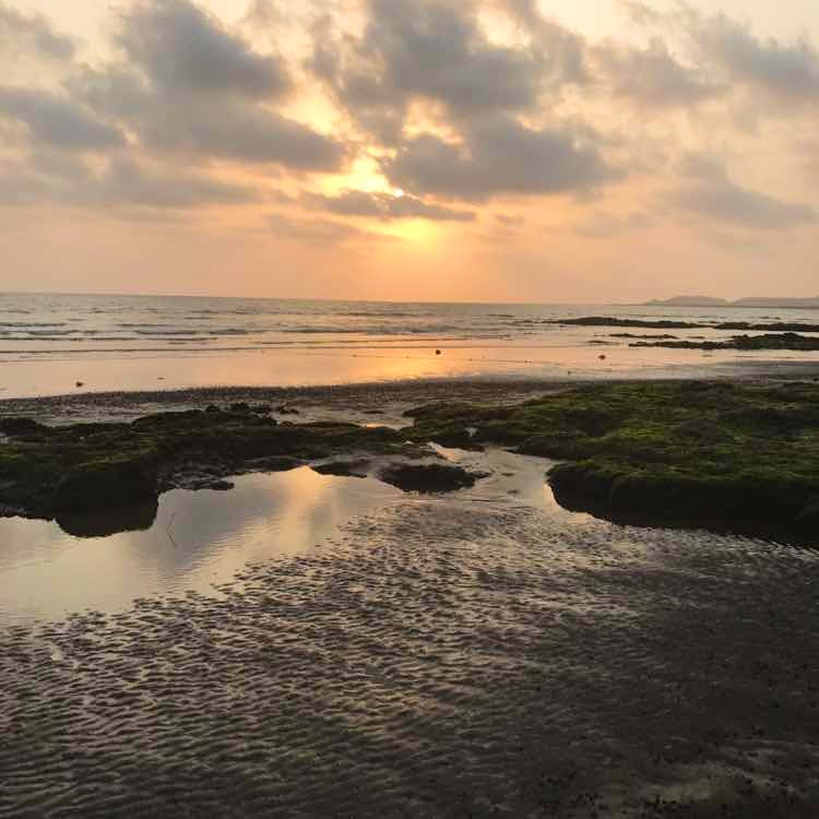 Body of water,Sky,Sea,Water,Horizon,Water resources,Reflection,Ocean,Sunset,Natural landscape