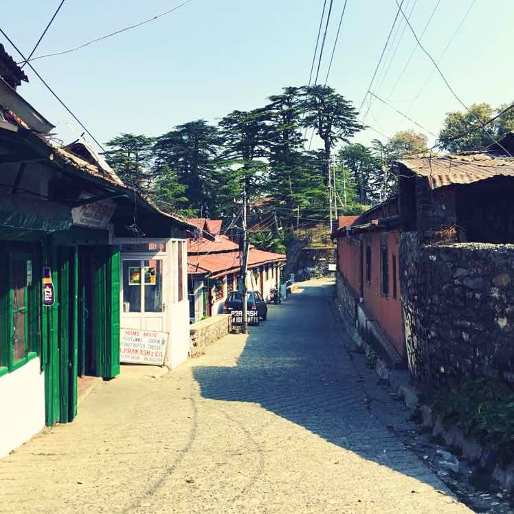 Town,Neighbourhood,Street,Road,Human settlement,Alley,Infrastructure,House,Sky,Village