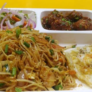 Dish,Food,Cuisine,Ingredient,Meat,Produce,Chinese food,Mee siam,Noodle,Chow mein