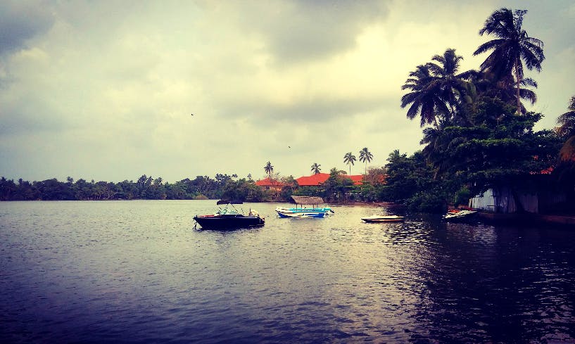 Sky,Body of water,Water,Nature,Cloud,Water transportation,Waterway,Water resources,Tree,River