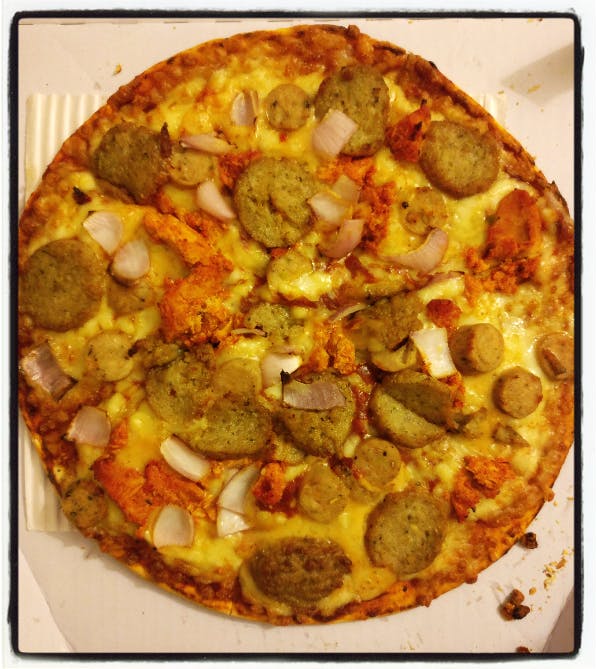Dish,Pizza,Food,Cuisine,Pizza cheese,California-style pizza,Ingredient,Junk food,Sicilian pizza,Italian food