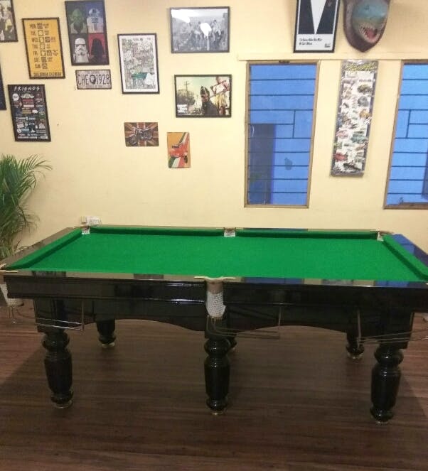 Billiard room,Billiards,Billiard table,Indoor games and sports,Pool,Snooker,Recreation room,Games,Room,Furniture