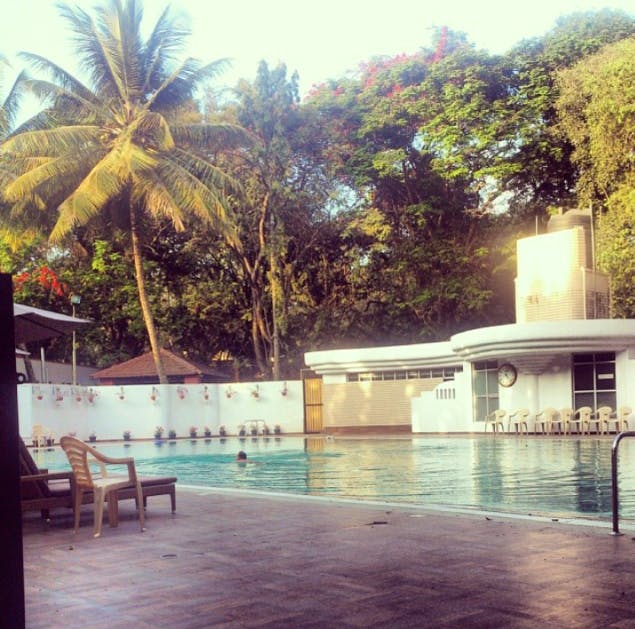 Sky,Swimming pool,Property,Tree,House,Home,Morning,Palm tree,Cloud,Architecture