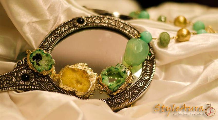 Fashion accessory,Jewellery,Bangle,Jade,Gemstone,Body jewelry,Bracelet,Emerald,Jewelry making,Turquoise