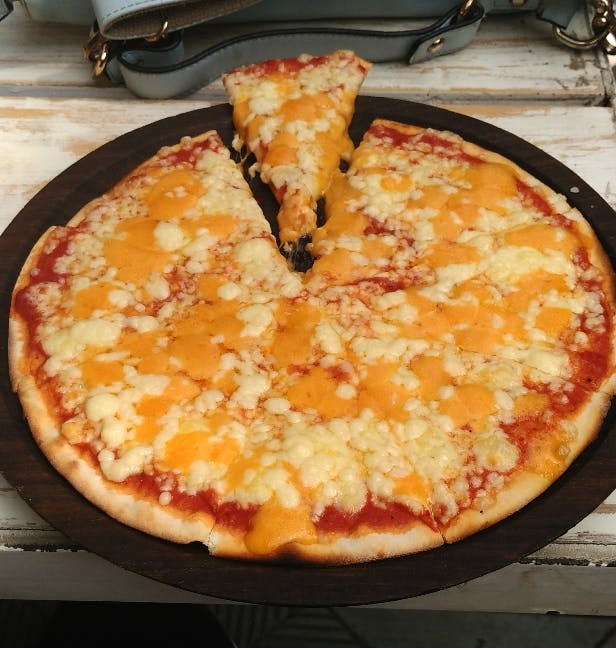 Dish,Pizza,Food,Pizza cheese,Cuisine,Sicilian pizza,Frico,California-style pizza,Ingredient,Flatbread