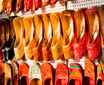 Get Trendy Outfits Into Your Wardrobe From The Natraj Market, One Of The Best Flea Markets