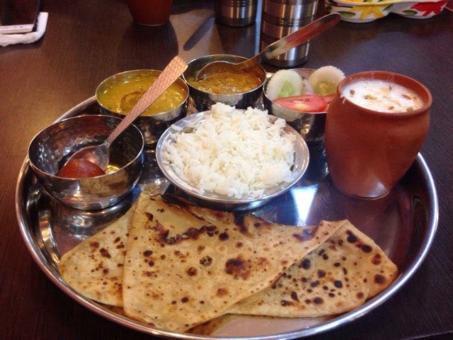 Dish,Food,Cuisine,Naan,Ingredient,Meal,Chapati,Roti,Flatbread,Indian cuisine