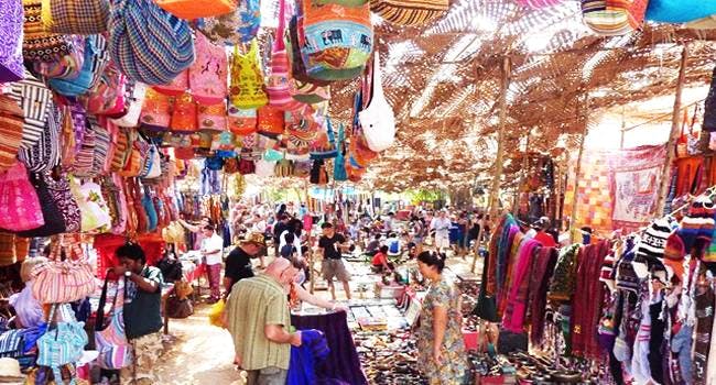 Bazaar,Market,Marketplace,Public space,Selling,Human settlement,City,Shopping,Event,Retail