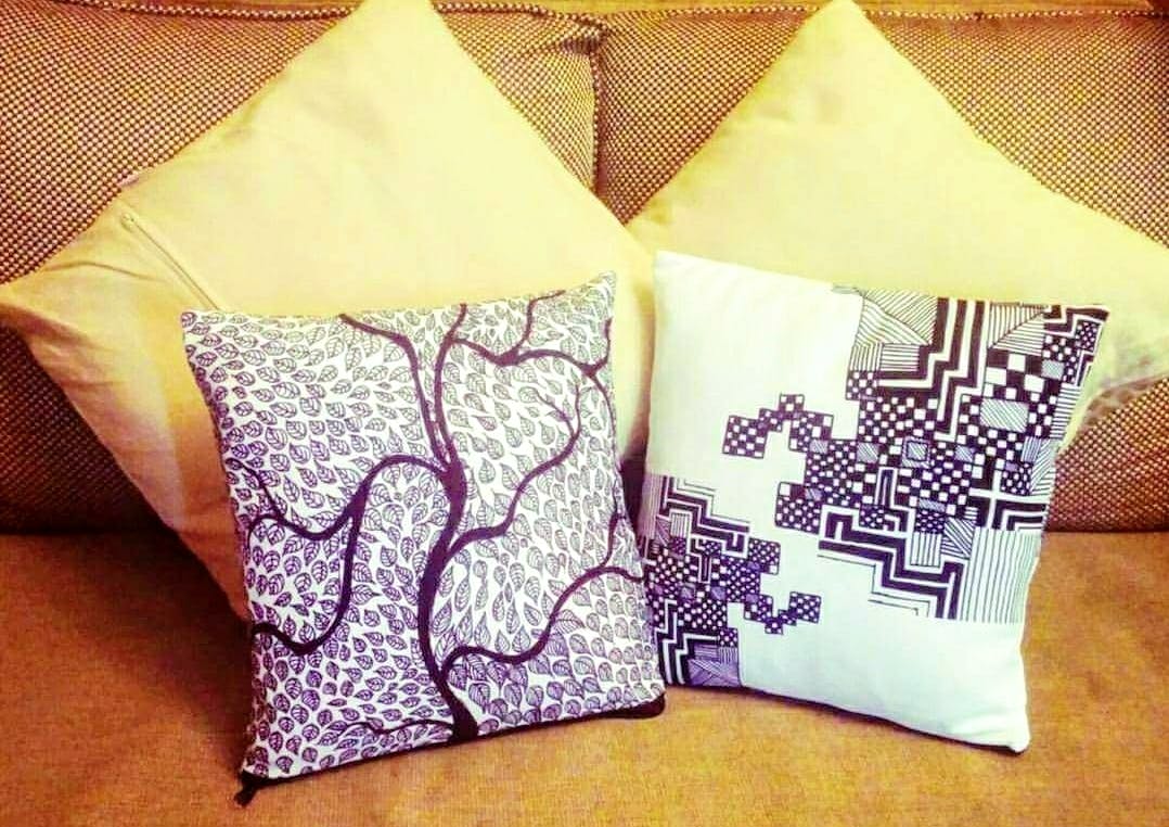 Cushion,Throw pillow,Pillow,Purple,Textile,Furniture,Linens,Leaf,Design,Room
