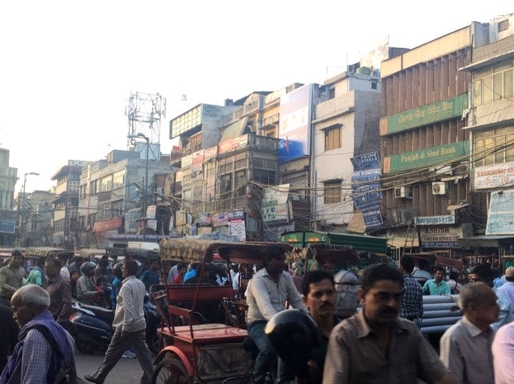 People,Public space,Bazaar,Market,Transport,Mode of transport,Human settlement,Crowd,City,Rickshaw