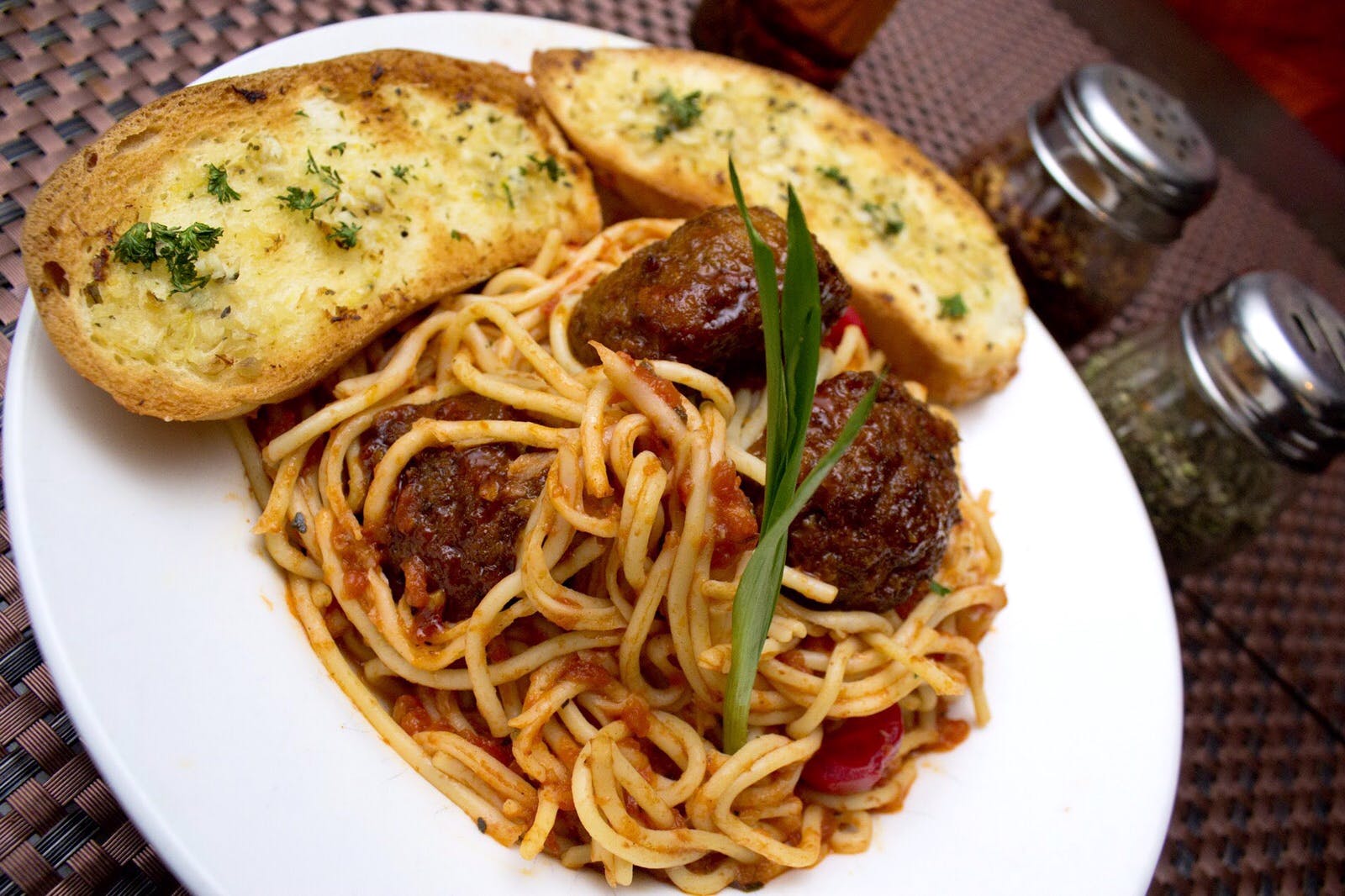 Dish,Food,Cuisine,Spaghetti,Ingredient,Bigoli,Capellini,Spaghetti aglio e olio,Noodle,Comfort food