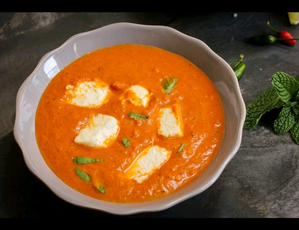 Dish,Food,Cuisine,Red curry,Ingredient,Curry,Soup,Gravy,Gazpacho,Bisque