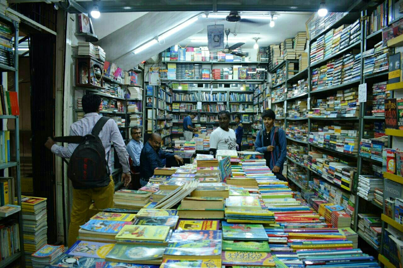 Just Can't Stop Yourself From Buying Books!? This Bookstore Is On Sale Throughout The Year!