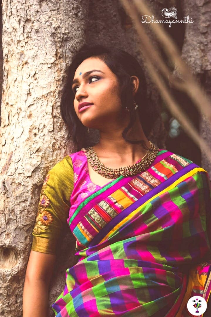 Lady,Beauty,Pink,Tree,Photo shoot,Textile,Cool,Sari,Photography,Trunk