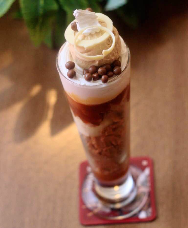 Food,Whipped cream,Cream,Dessert,Mocaccino,Drink,Frappé coffee,Cuisine,Ingredient,Affogato