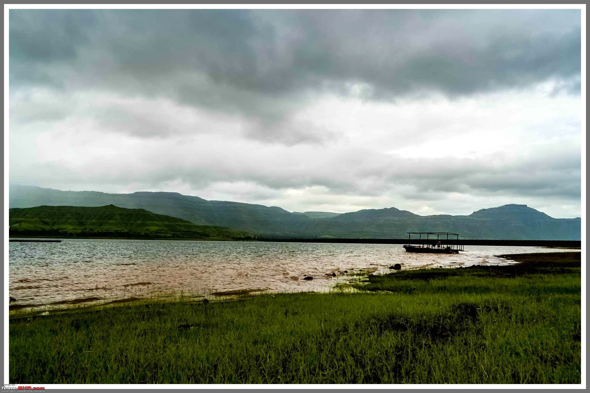 Nature,Body of water,Highland,Natural landscape,Sky,Loch,Lake district,Water,Water resources,Cloud
