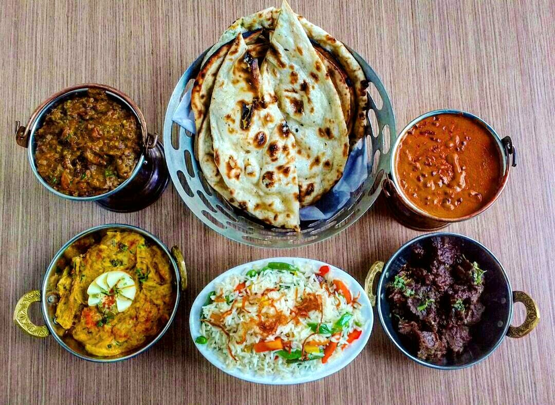 Dish,Food,Cuisine,Ingredient,Naan,Punjabi cuisine,Paratha,Raita,Sindhi cuisine,Meal
