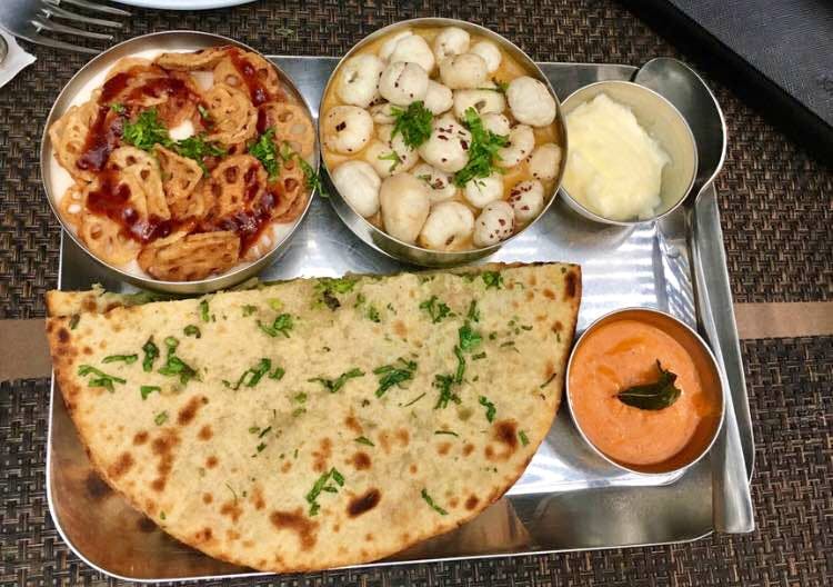 Dish,Food,Naan,Cuisine,Kulcha,Ingredient,Flatbread,Punjabi cuisine,Roti,Paratha