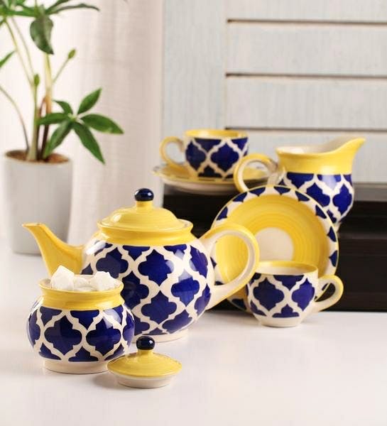Teapot,Porcelain,Ceramic,Blue,Blue and white porcelain,Yellow,Serveware,Cobalt blue,Pottery,Tableware