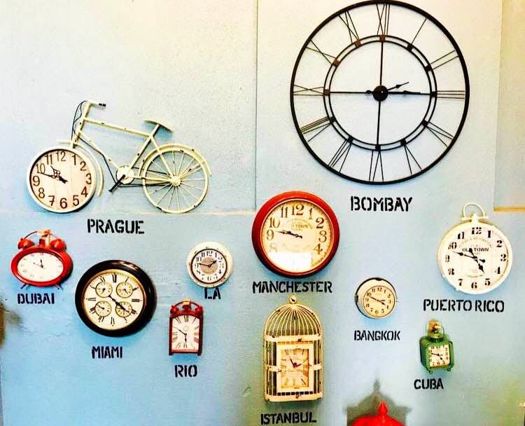 Clock,Wall clock,Pocket watch,Analog watch,Fashion accessory,Watch,Alarm clock,Quartz clock,Home accessories,Furniture