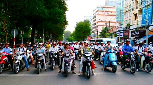 Motor vehicle,Vehicle,Traffic,Transport,Mode of transport,Motorcycling,Motorcycle,Thoroughfare,Pedestrian,Road