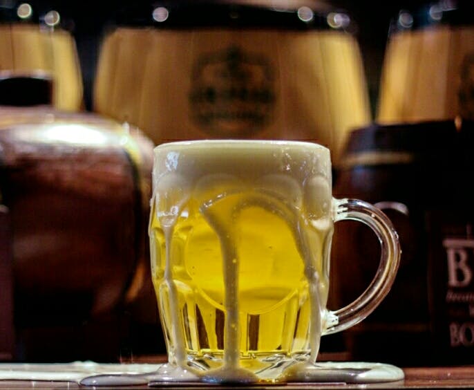 Beer glass,Drink,Beer,Drinkware,Alcoholic beverage,Mug,Wheat beer,Alcohol,Distilled beverage,Beer stein