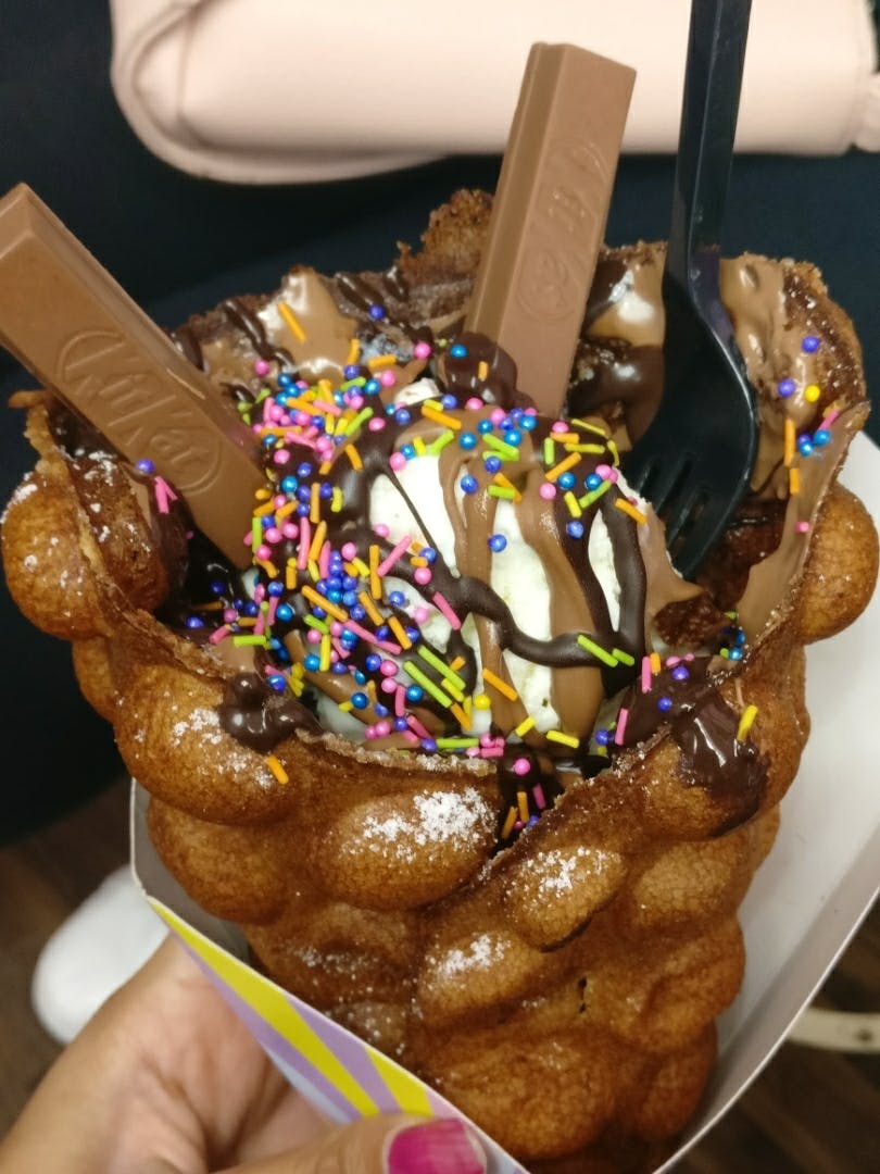 Dessert Addicts, You'll Love To Munch On Some Delish Bubble Waffles At This Juhu Cafe