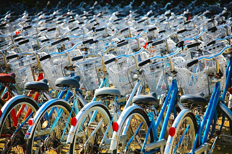 Bicycle,Bicycle wheel,Bicycle tire,Vehicle,Bicycle part,Spoke,Mode of transport,Wheel,Bicycle handlebar,Sports equipment