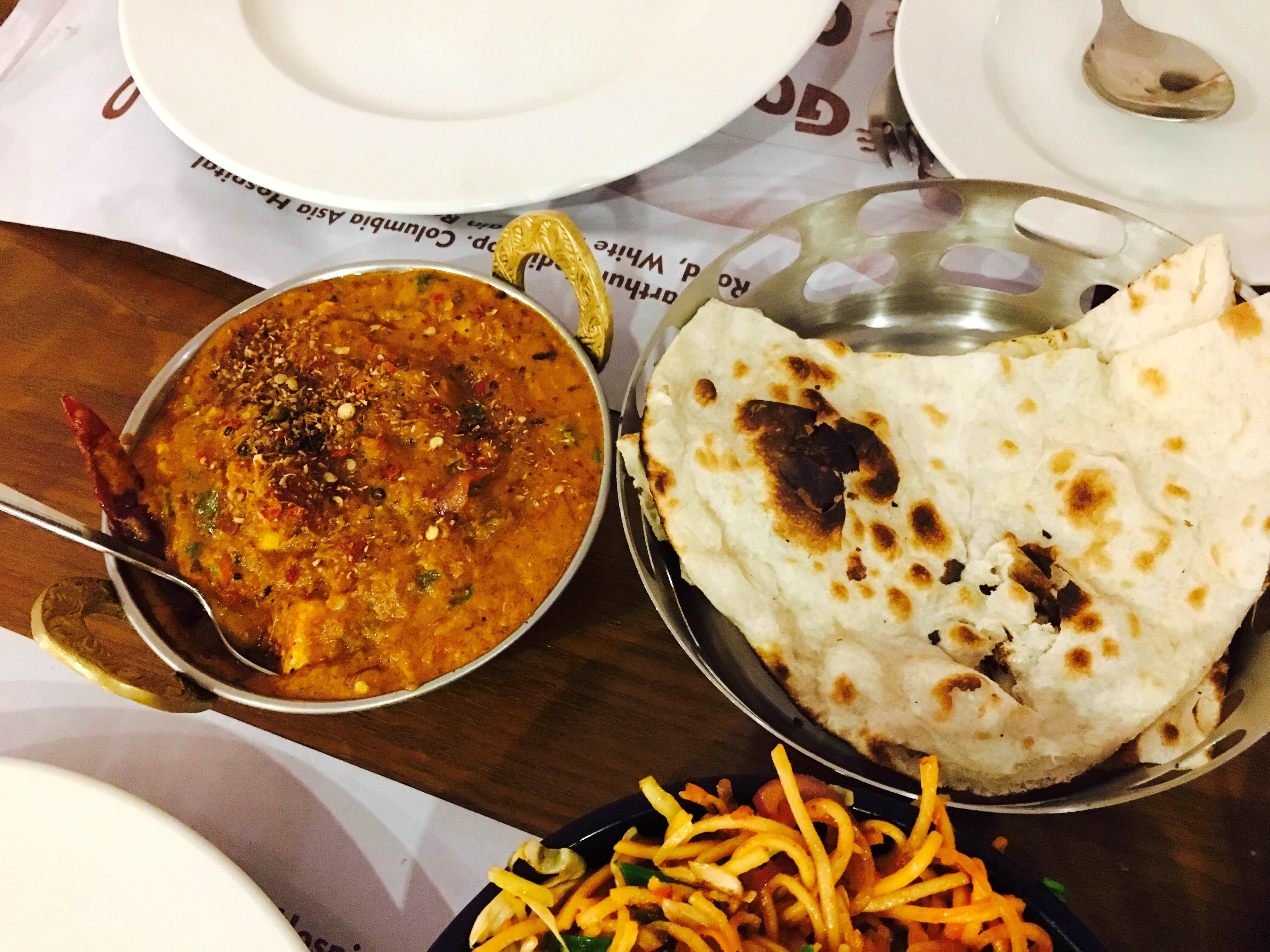 Dish,Food,Cuisine,Naan,Ingredient,Paratha,Curry,Roti,Punjabi cuisine,Chapati