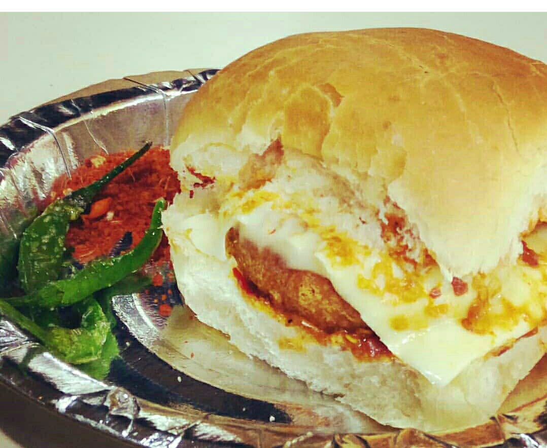 Dish,Food,Cuisine,Fast food,Ingredient,Breakfast sandwich,Bun,Staple food,Breakfast,Baked goods