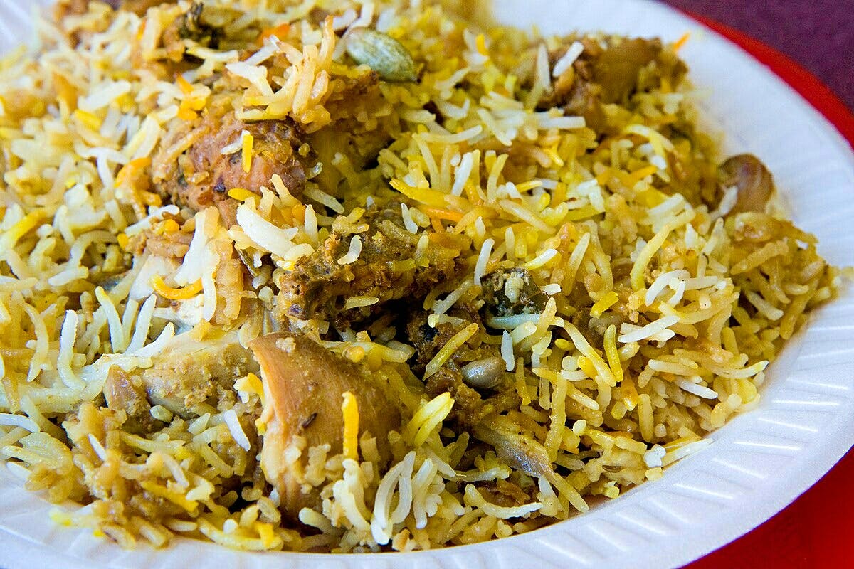 Dish,Spiced rice,Food,Puliyogare,Cuisine,Biryani,Hyderabadi biriyani,Ingredient,Kabsa,Basmati