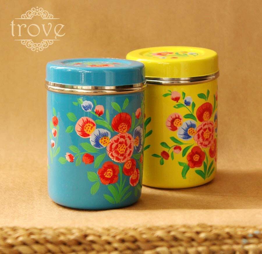 Lid,Food storage containers,Tin,Yellow,Metal,Plastic,Ceramic,Cup,Home accessories,Cookie jar