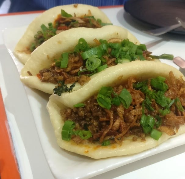 Dish,Food,Cuisine,Korean taco,Chilorio,Rou jia mo,Ingredient,Taco,Gordita,Produce