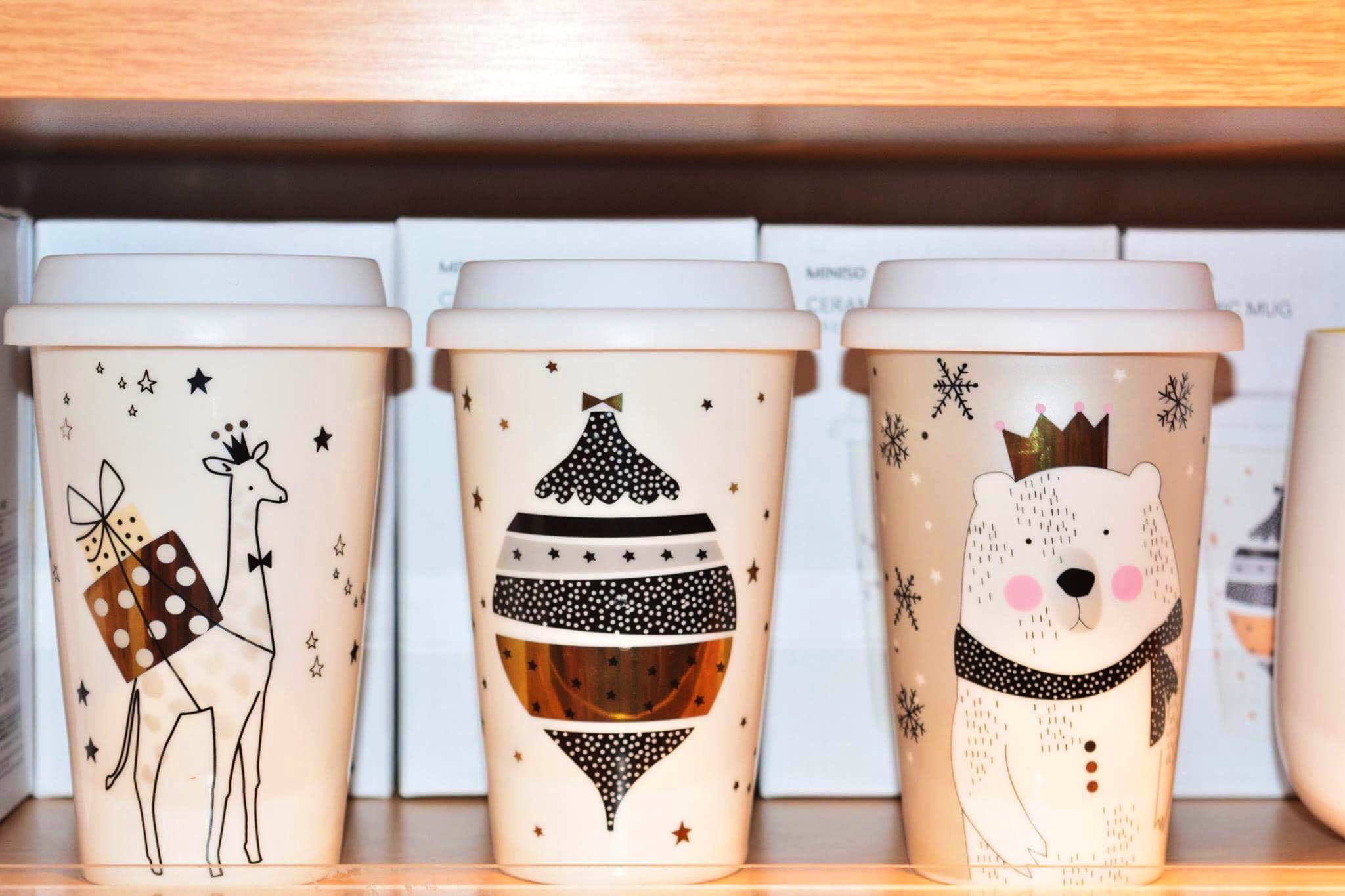Ceramic,Drinkware,Cup,Coffee cup,Cup,Tableware,Tumbler,Mug,Lid,Porcelain