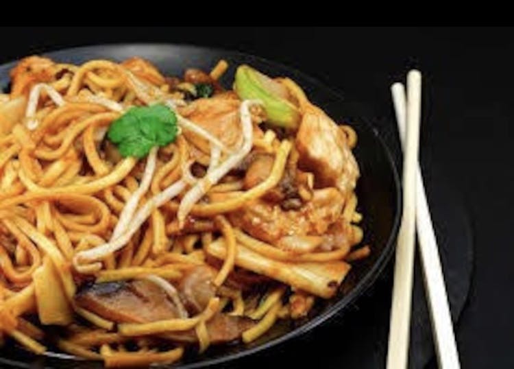 Dish,Food,Cuisine,Noodle,Lo mein,Fried noodles,Chow mein,Ingredient,Chinese noodles,Spaghetti