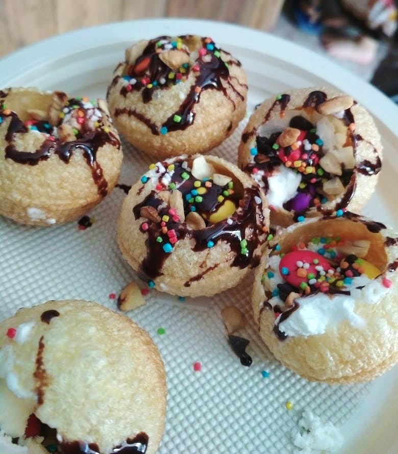 Dish,Food,Cuisine,Baking,Dessert,Sprinkles,Baked goods,Ingredient,Finger food,Frozen dessert