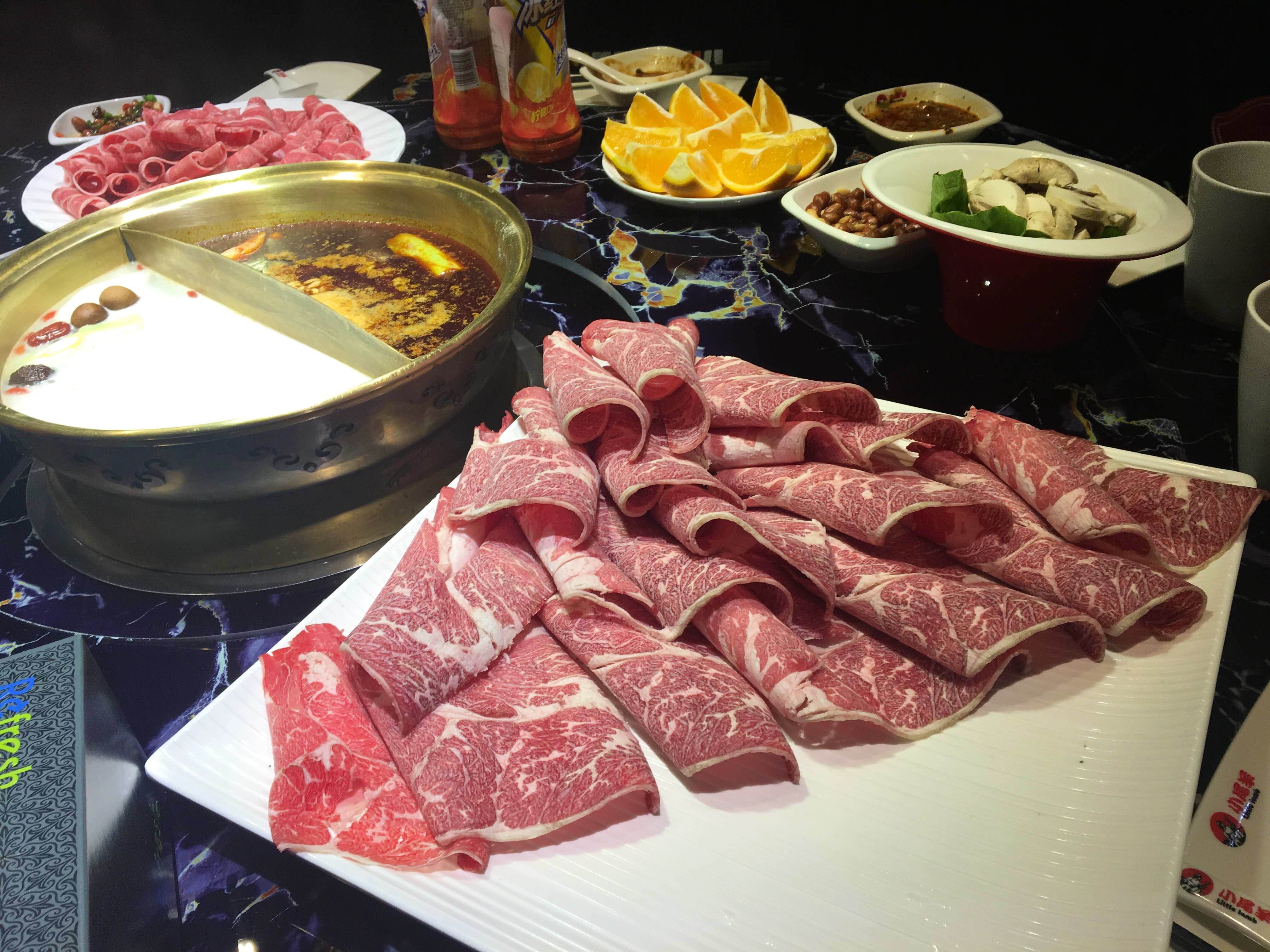 Dish,Food,Cuisine,Ingredient,Instant-boiled mutton,Meat,Shabu-shabu,Yakiniku,Salumi,Kobe beef