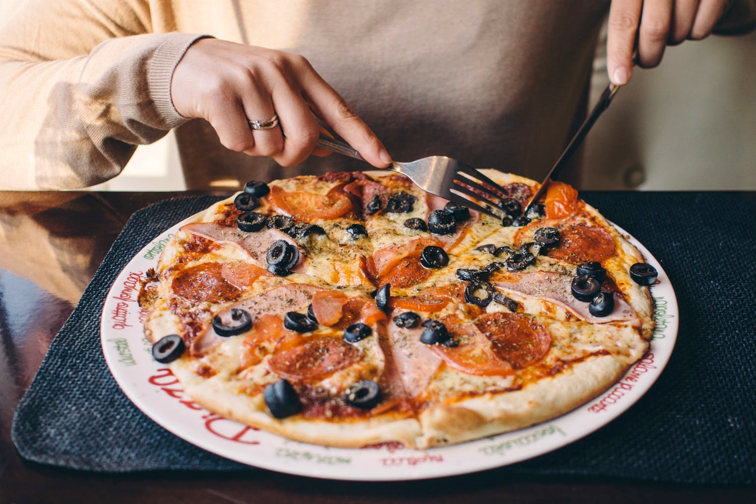 Dish,Food,Cuisine,Pizza,Pizza cheese,Junk food,Ingredient,California-style pizza,Flatbread,Italian food