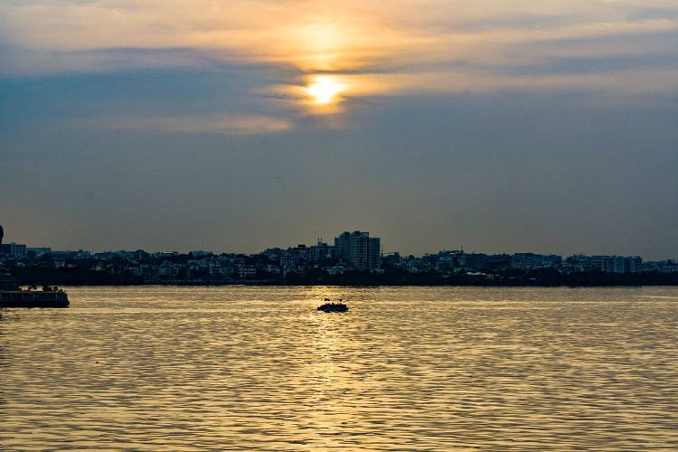 Sky,Body of water,Water,Horizon,Sunset,River,Cloud,Evening,Sea,Water resources