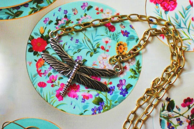 Pink,Fashion accessory,Jewellery,Body jewelry,Dragonflies and damseflies,Aqua,Turquoise,Dragonfly,Magenta,Necklace