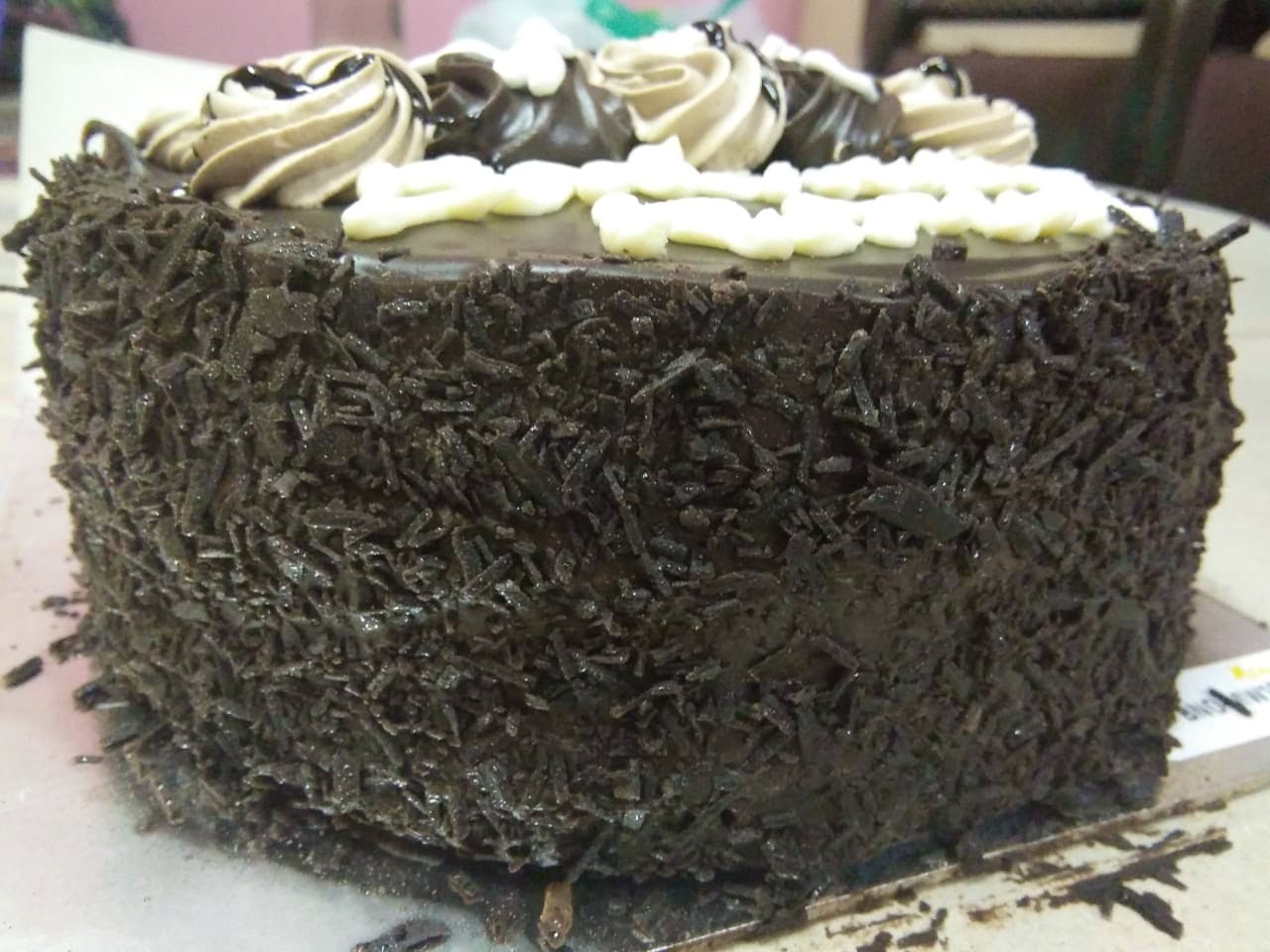 Cake,Buttercream,Chocolate cake,Icing,Dessert,Food,Black forest cake,Torte,Baked goods,Cuisine