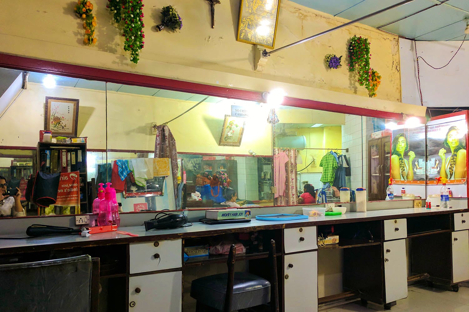 Visit Bhang Ladies Coiffeur For A Great Haircut I LBB, Mumba