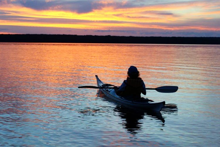Boating,Kayaking,Canoeing,Vehicle,Kayak,Boat,Outdoor recreation,Recreation,Sea kayak,Canoe