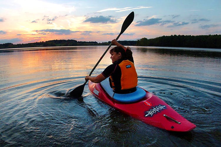 Sports,Water sport,Outdoor recreation,Recreation,Kayak,Boating,Kayaking,Vehicle,Canoeing,Paddle