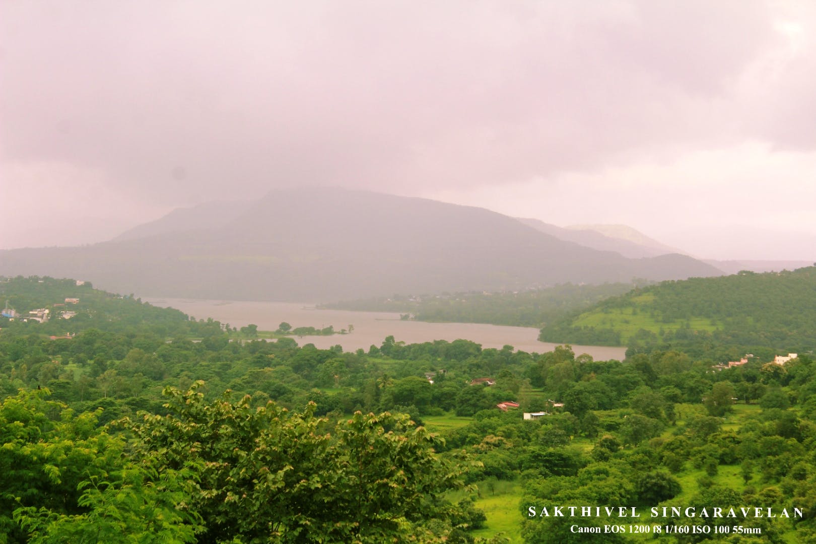 Hill station,Highland,Nature,Vegetation,Atmospheric phenomenon,Mountainous landforms,Hill,Sky,Natural landscape,Mountain