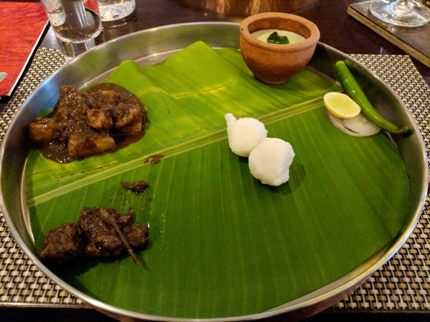 Dish,Food,Cuisine,Ingredient,Leaf,Banana leaf,Comfort food,Meal,Banana leaf rice,Vegetarian food